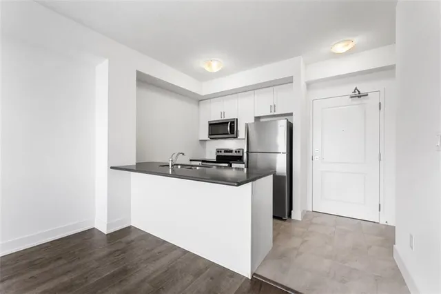 Additional image 13 of 460 Dundas St Unit 803