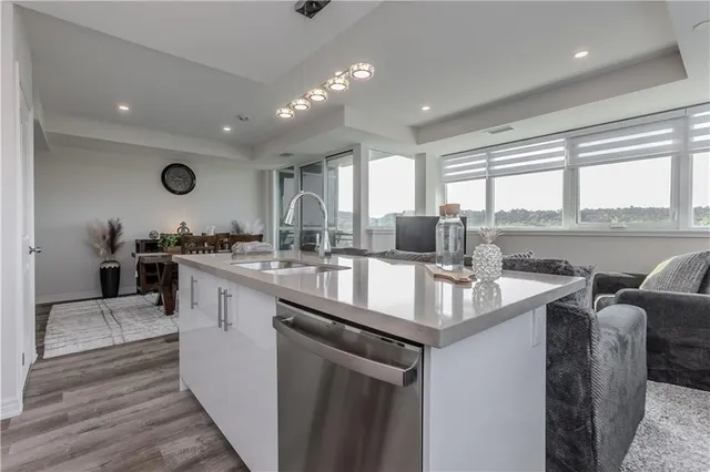 Additional image 25 of 2750 KING St Unit 710