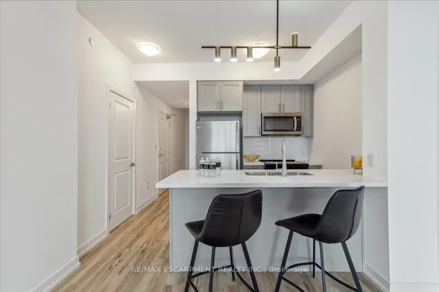 Additional image 9 of 450 Dundas St Unit 1001