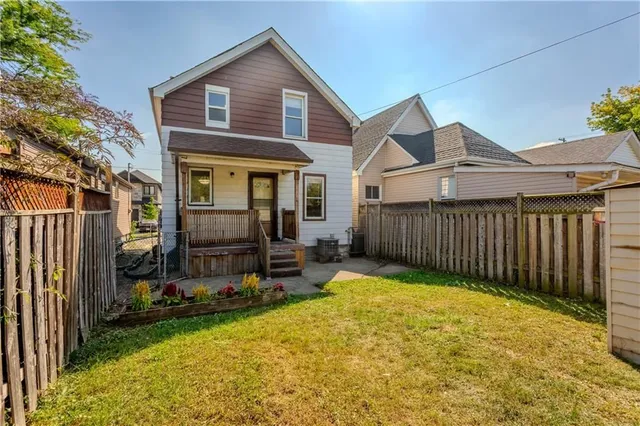 Additional image 23 of 209 WEIR St