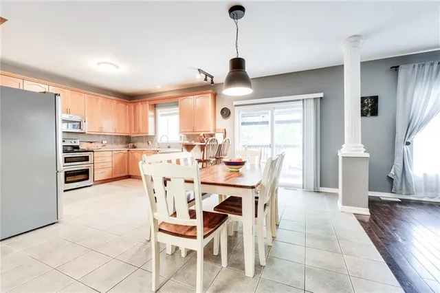 Additional image 18 of 72 SIDNEY Cres