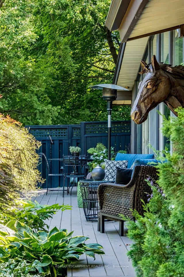 Additional image 5 of 858 Montgomery Dr