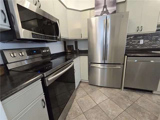 Additional image 13 of 1966 MAIN St Unit 504