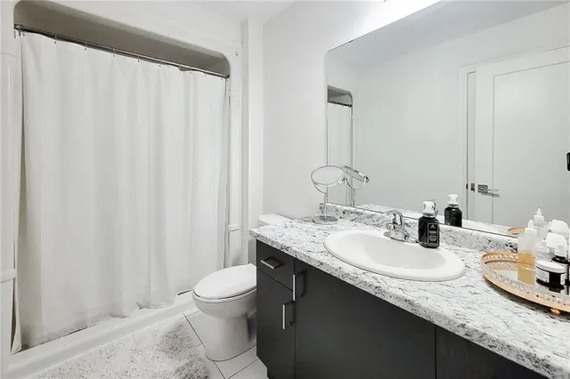 Additional image 28 of 8 SHOWERS Lane