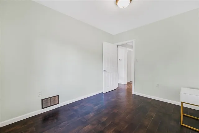 Additional image 22 of 149 WEIR St