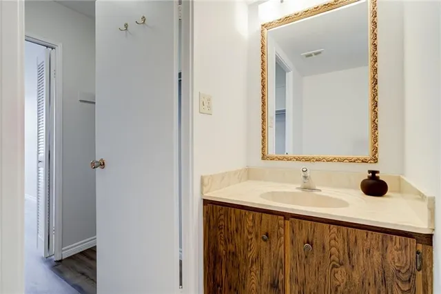 Additional image 18 of 500 GREEN Rd Unit 903