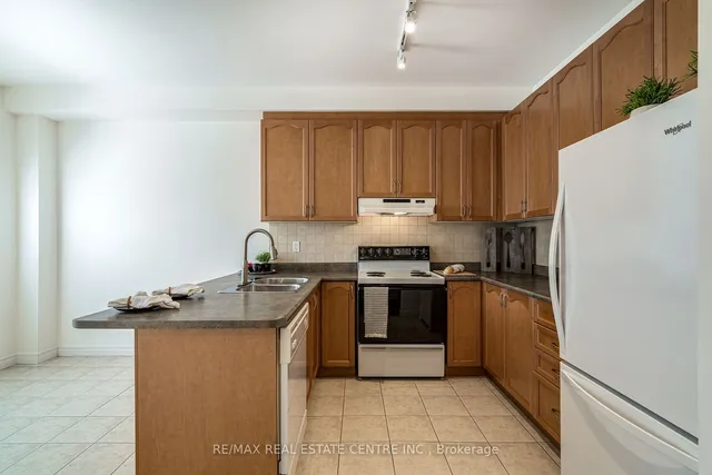 Additional image 19 of 100 Beddoe Dr Unit 7