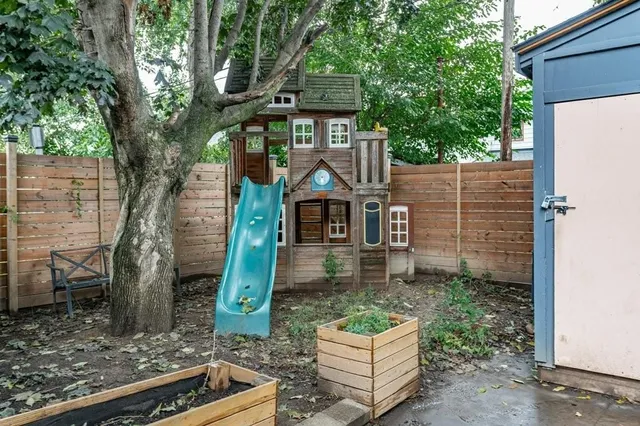 Additional image 43 of 120 GIBSON Ave