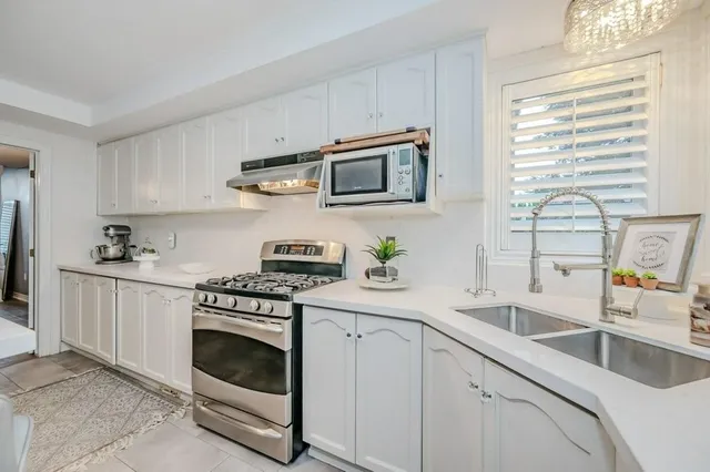 Additional image 13 of 260 CHESLEY St