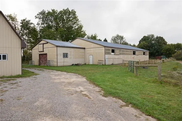 Additional image 23 of 2606 Harrisburg Rd