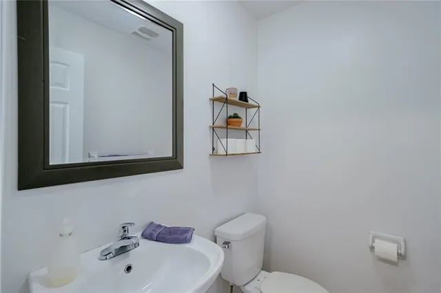 Additional image 18 of 1328 UPPER SHERMAN Ave Unit 9