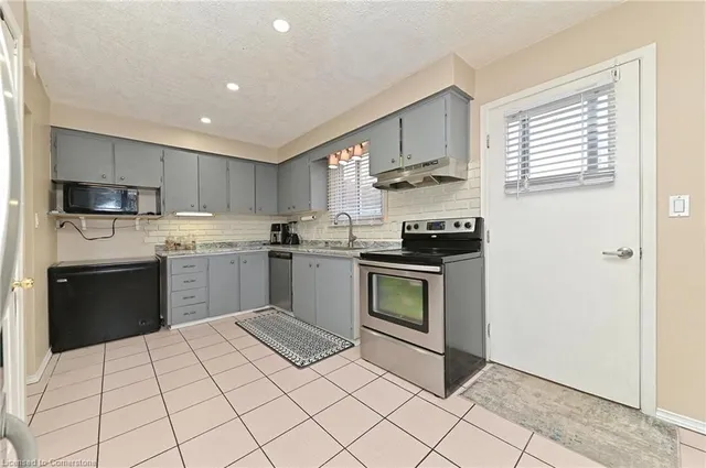 Additional image 11 of 98 Riverdale Dr