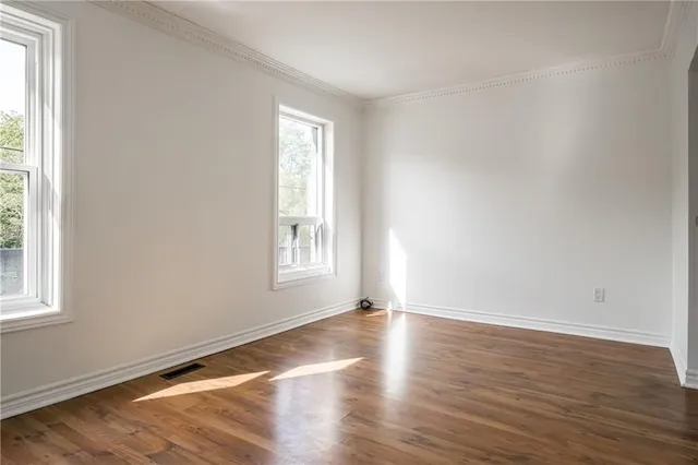 Additional image 35 of 235 YOUNG St