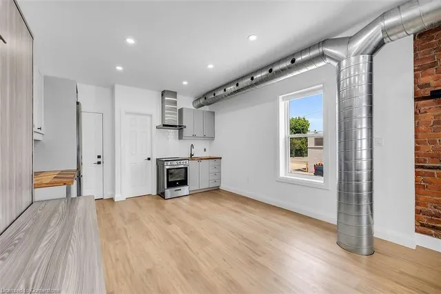 Additional image 14 of 198 Dundurn St