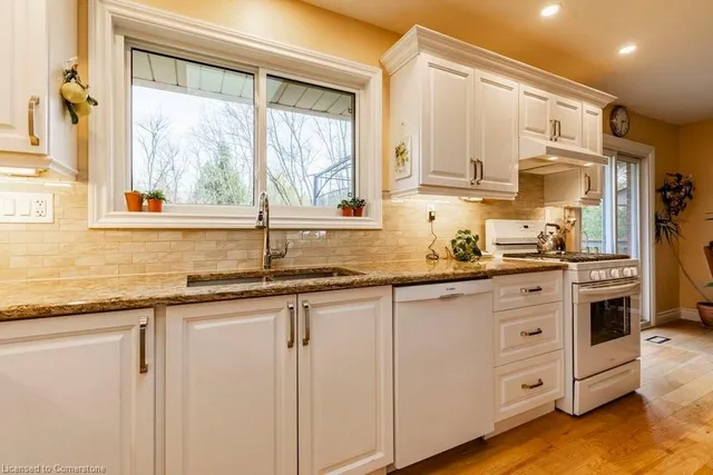 Additional image 9 of 10 Valleydale Crt