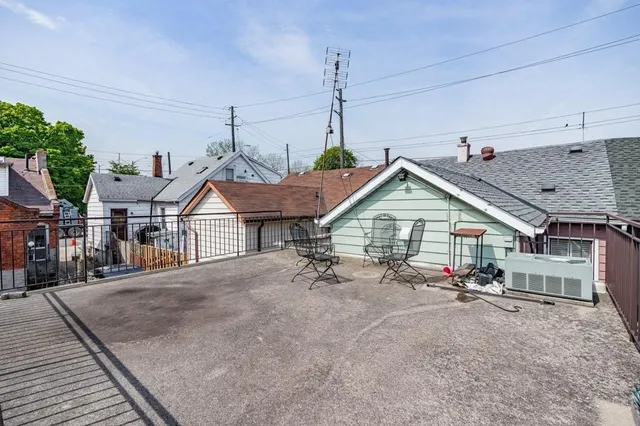 Additional image 32 of 350 JOHN St