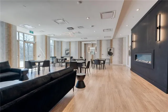 Additional image 29 of 2750 KING St Unit 203