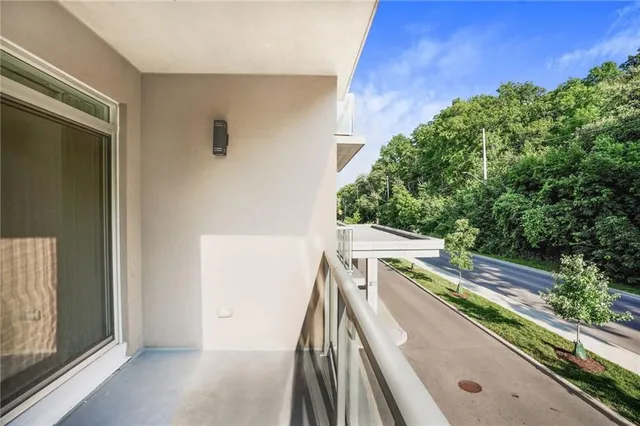 Additional image 25 of 467 CHARLTON Ave Unit 202