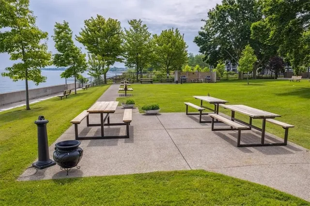 Additional image 46 of 500 GREEN Rd Unit 1411