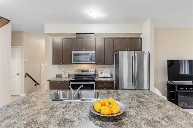 Additional image 14 of 46 HUGILL Way