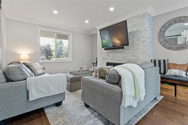 Additional image 30 of 2 CAREY St