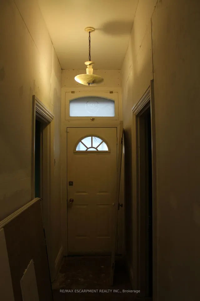 Additional image 10 of 32 Steven St