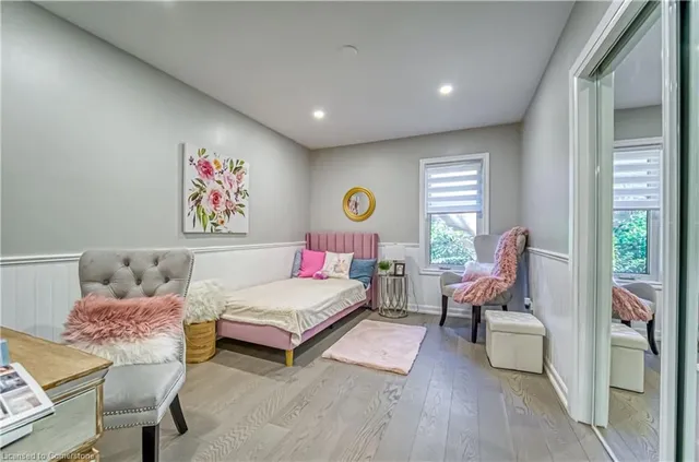 Additional image 27 of 85 Enmore Ave