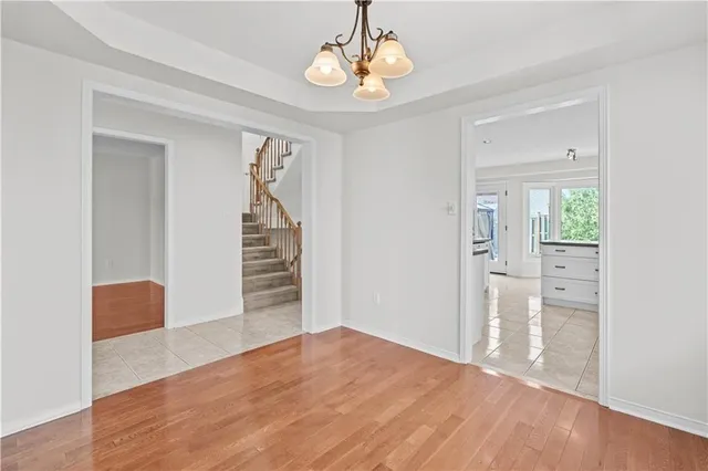 Additional image 9 of 80 STRATHROY Cres