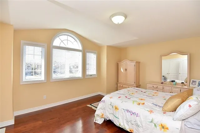 Additional image 33 of 59 HOLIMONT Crt