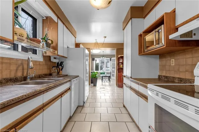 Additional image 9 of 62 Adis Ave