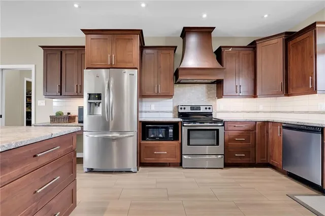 Additional image 6 of 152 POPLAR St