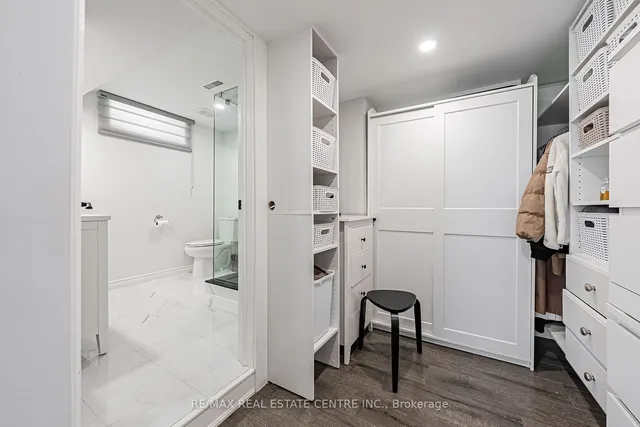 Additional image 32 of 6 Iris Crt