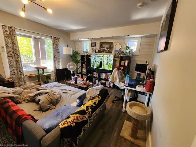 Additional image 35 of 41 Albert St Unit 101