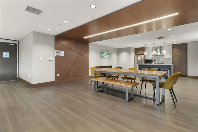 Additional image 23 of 16 MARKLE Cres Unit 202