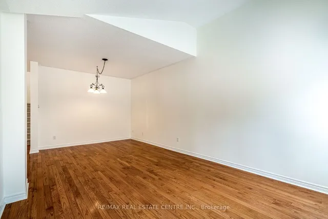 Additional image 18 of 100 Beddoe Dr Unit 7