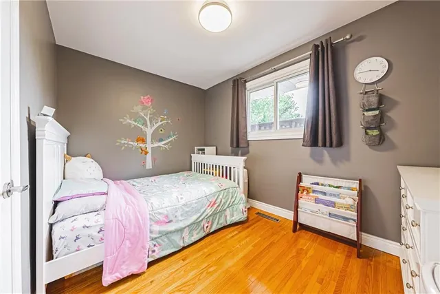 Additional image 15 of 52 HOOVER Cres