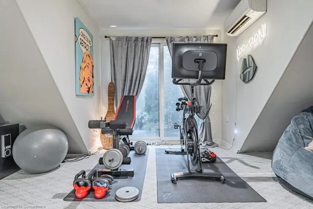 Additional image 32 of 98 Sherman Ave