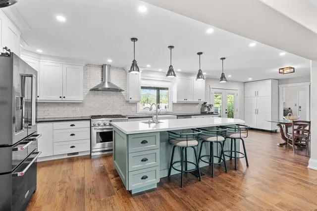 Additional image 16 of 851 WESTOVER Rd