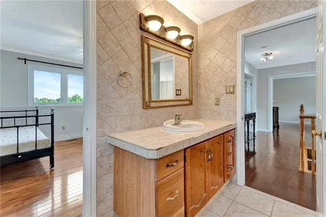 Additional image 32 of 210 BLUEBELL Cres