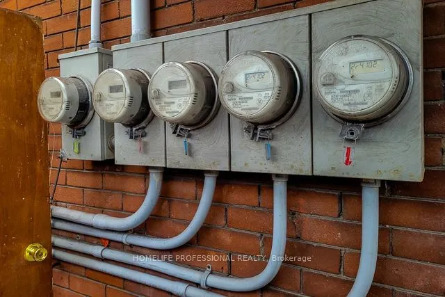 Additional image 16 of 300 Balmoral Ave