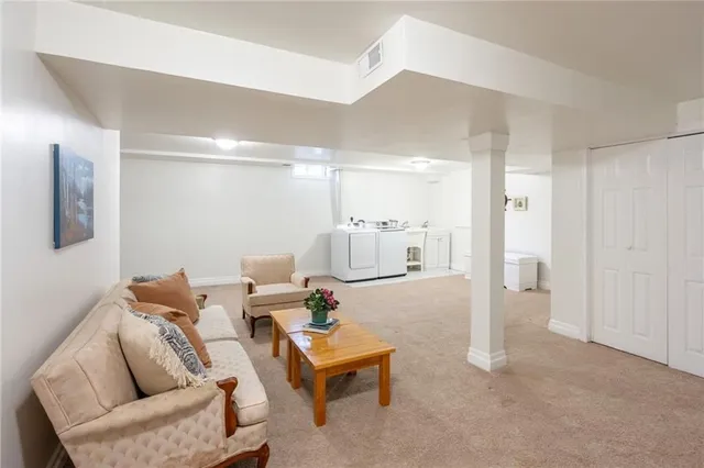 Additional image 23 of 117 LAURENDALE Ave