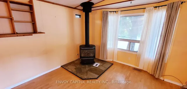 Additional image 10 of 105 Maple Cres