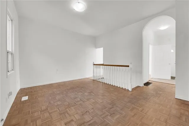 Additional image 7 of 103 EMERALD St