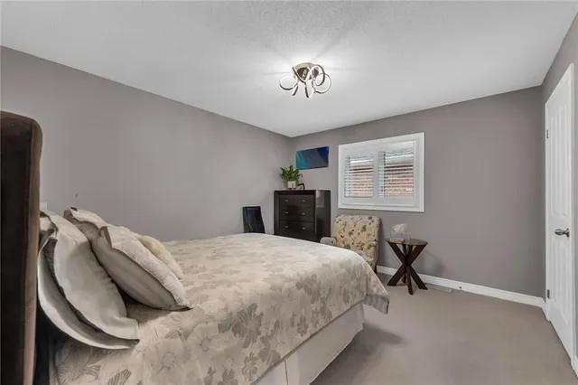 Additional image 34 of 211 VINTON Rd