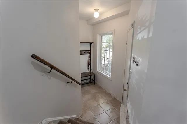 Additional image 39 of 96 LAURENDALE Ave