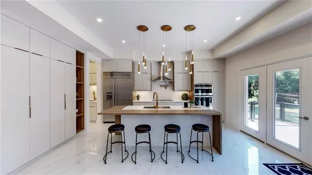 Additional image 16 of 48 MILLER Dr