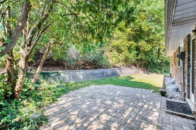 Additional image 30 of 38 ROBINHOOD Dr