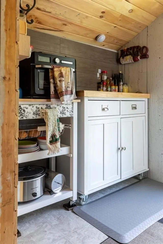 Additional image 39 of 3052 Guyatt Rd