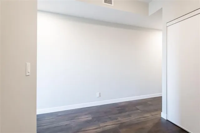 Additional image 8 of 15 QUEEN St Unit 1503