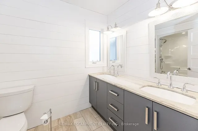 Additional image 16 of 106 Overdale Ave